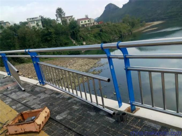 北京不锈钢复合管护栏是一种卓越的防护材料